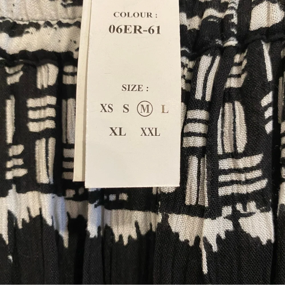 Black and White Patterned Women's Long Skirt - Women’s Medium - NWT